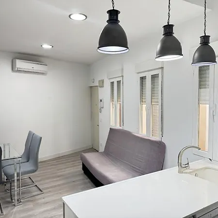 Apartamentos Day Madrid ALAMO Centro Gran Via Sol Malasaña-3